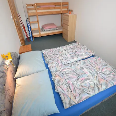 Apartment In Near Lift